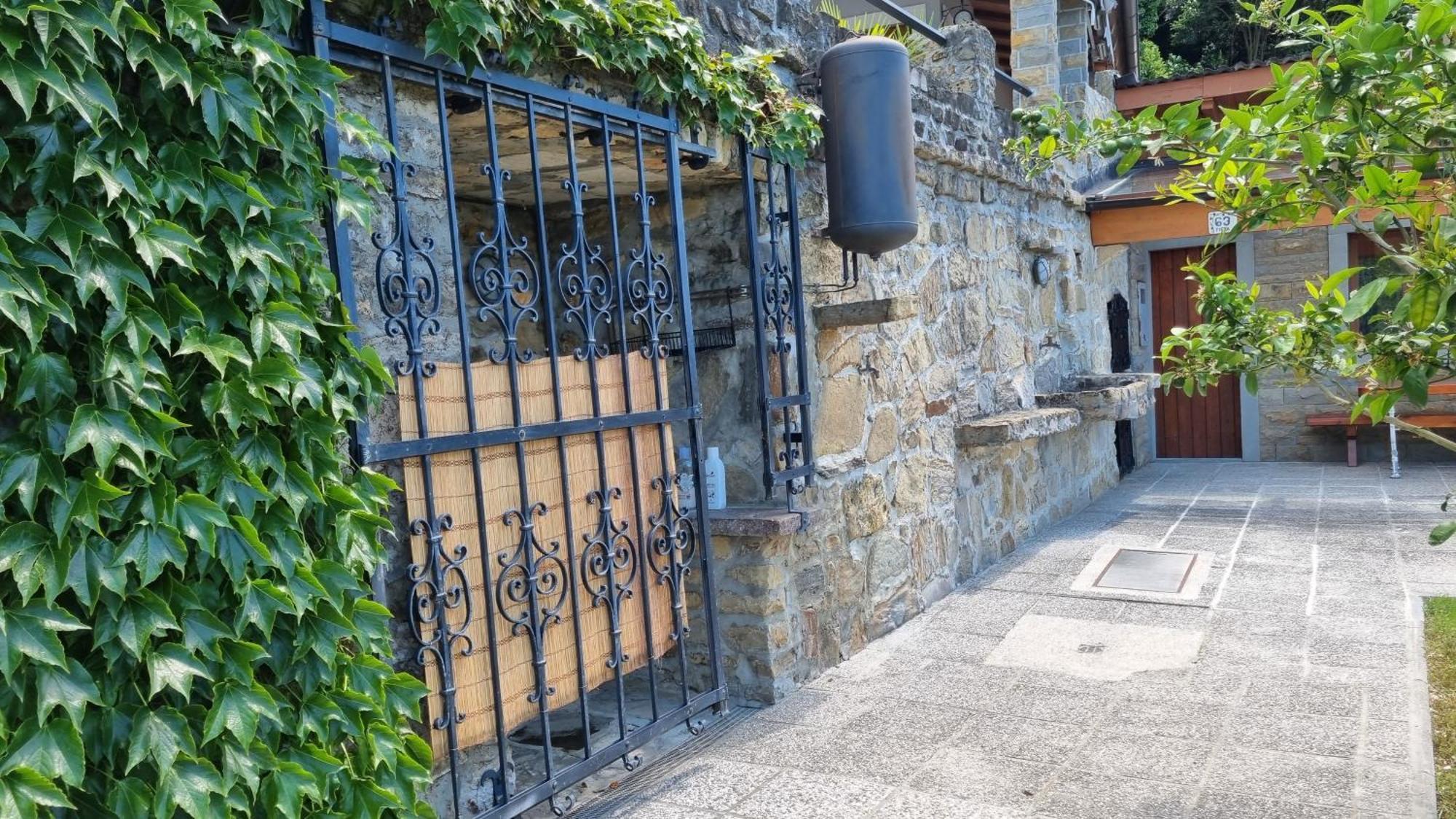 Piran Beach House - Private Oasis - Beachfront Apartment With A Sea View Terrace エクステリア 写真